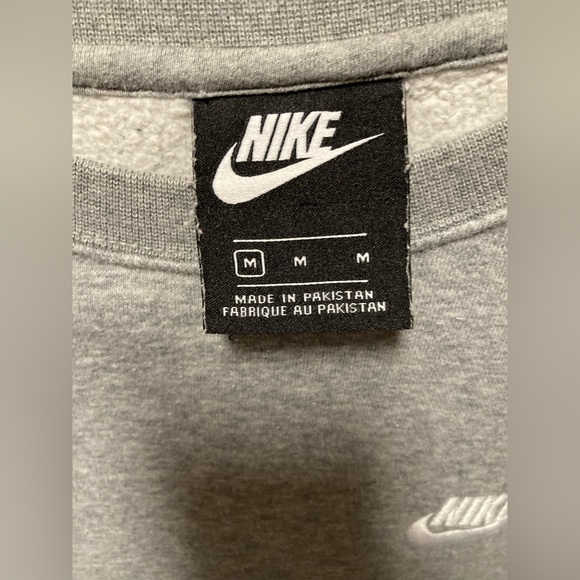 ❗️Nike Crewneck “Heather Grey”❗️ - Picture 3 of 3